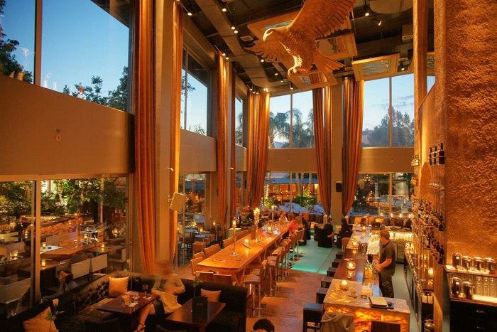 Επαγγελματικός φωτισμός Da Vinci All day Cafe